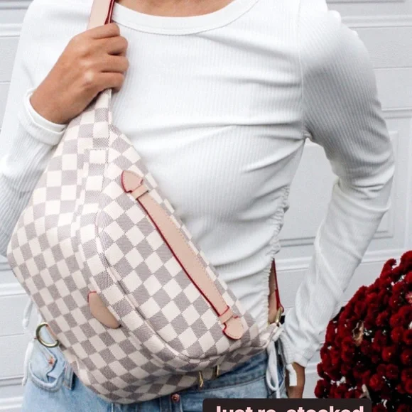 LAST ONES!! Designer Inspired Fanny bag - Picture 8 of 8